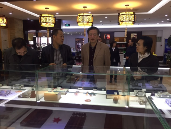 公开暖人心 民主促发展 ——努力打造无血缘关系的员工之家 全国总工会基层工作部来到三江源-冬虫夏草 中国青海三江源冬虫夏草 Cordyceps sinensis