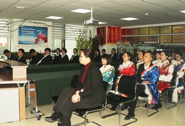 不忘初心,砥砺奋进。三江源全体员工热烈祝贺“中国共产党第十九次全国代表大会在北京人民大会堂隆重开幕”-冬虫夏草 中国青海三江源冬虫夏草 Cordyceps sinensis