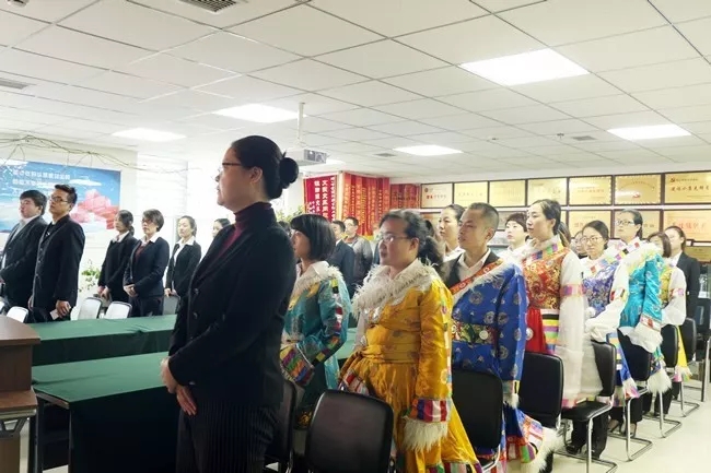 不忘初心,砥砺奋进。三江源全体员工热烈祝贺“中国共产党第十九次全国代表大会在北京人民大会堂隆重开幕”-冬虫夏草 中国青海三江源冬虫夏草 Cordyceps sinensis