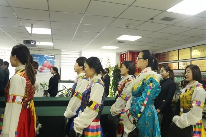 不忘初心,砥砺奋进。三江源全体员工热烈祝贺“中国共产党第十九次全国代表大会在北京人民大会堂隆重开幕”-冬虫夏草 中国青海三江源冬虫夏草 Cordyceps sinensis